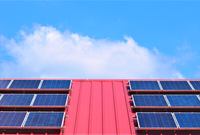 ČESKO: Soláry na střechách lákají, největší hromadná objednávka